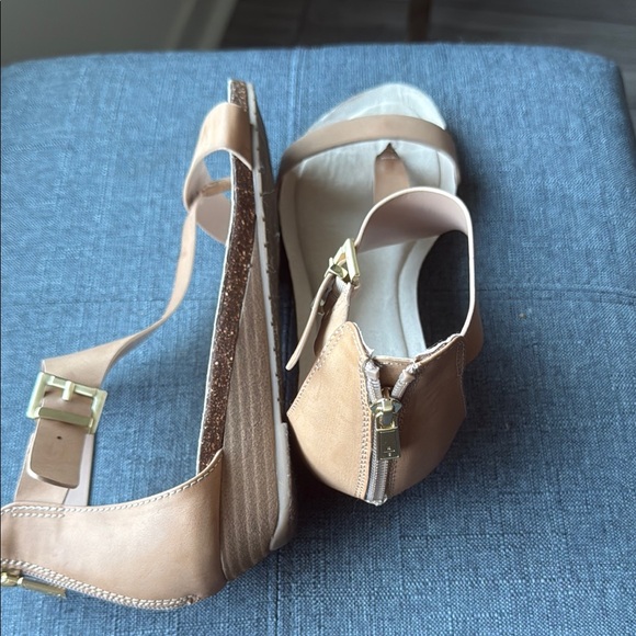 Kenneth Cole Reaction Tan Sandals Minimalist Design - Picture 2 of 5